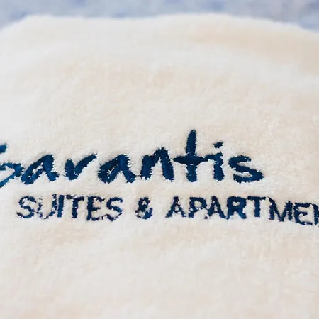Sarantis & Apartamento Provatas