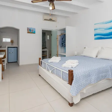 Sarantis & Apartamento Provatas