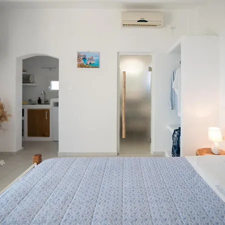 Sarantis & Апартаменты Проватас