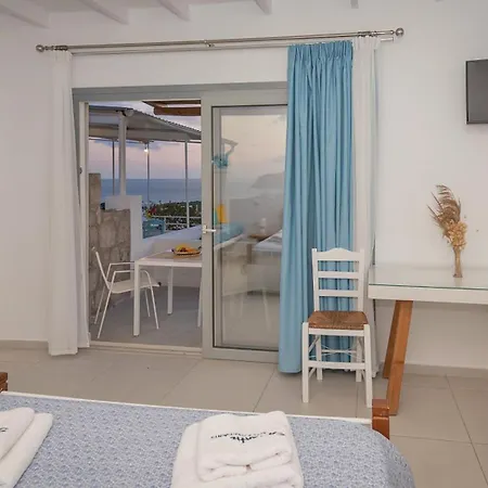 Sarantis & Apartment *