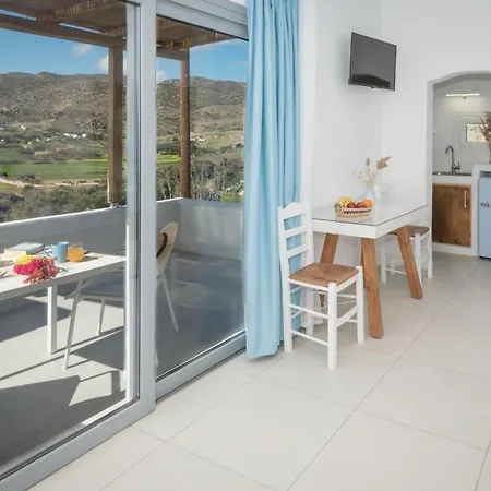 Sarantis & Apartment Provatas